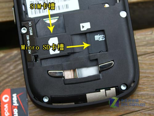 为OS6而生的3G双模 黑莓9650真机图赏 