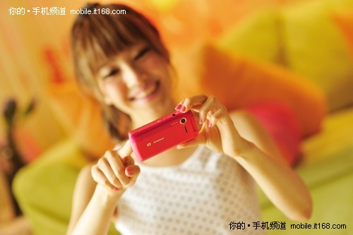 糖果手机 联想i55美女图赏