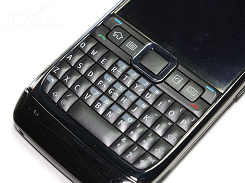 诺基亚E71成功跌破1500元