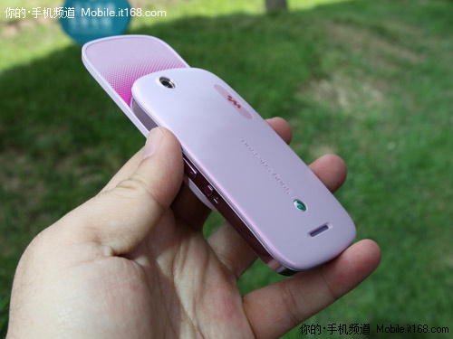 新款时尚音乐机 索爱W20秒杀价1200元