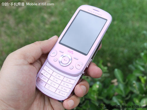 新款时尚音乐机 索爱W20秒杀价1200元