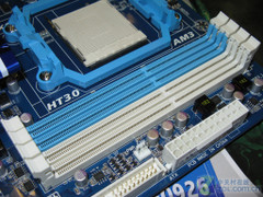 更猛烈的开核！技嘉890GPA-UD3H 1299元 