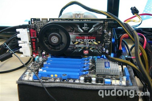 景钛HD5770三屏测试 