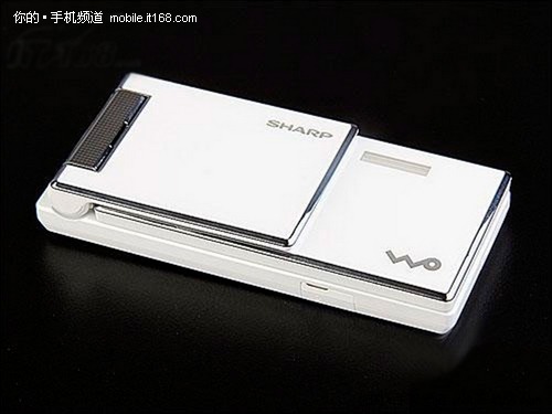 沿袭华美设计 夏普3G手机0902C售3330元