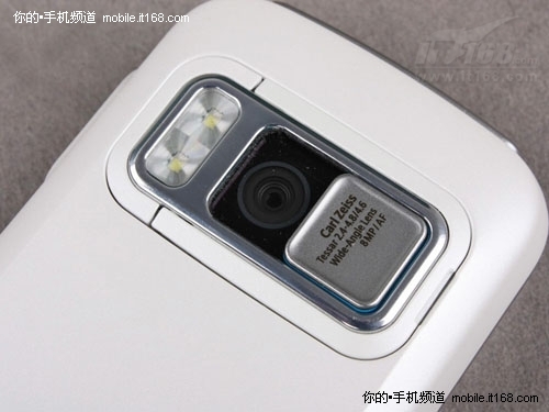 旗舰娱乐智能机 诺基亚N86仅售2400元