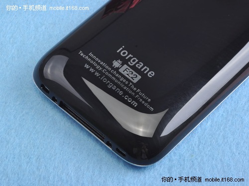 采用的是Android系统