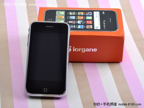 采用的是Android系统