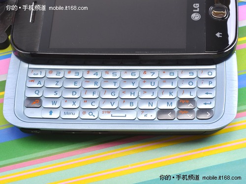 侧滑全键+3.0寸屏幕