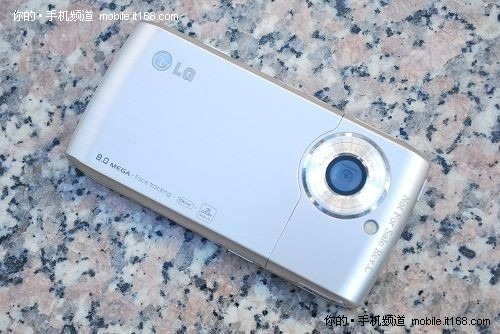内涵丰富 LG GC900触控直板售1280元