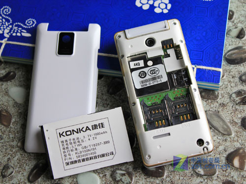 时尚&ldquo;i呼吸&rdquo; 唯美翻盖康佳K17真机图赏 