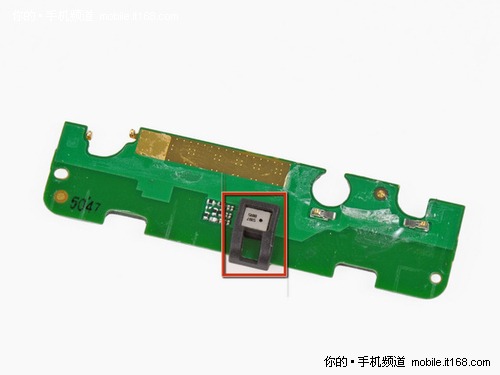 摩托罗拉Droid 2真机拆解(三)