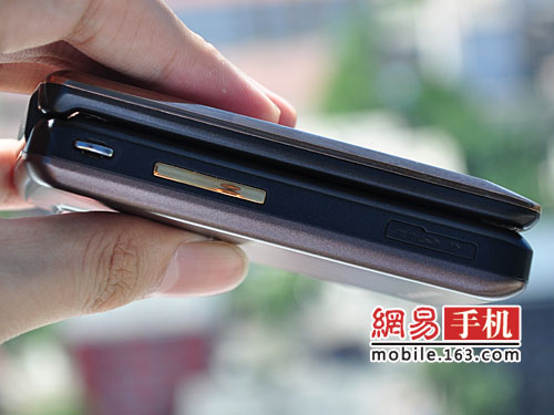 翻盖双触屏天翼3G手机 酷派D550网易评测