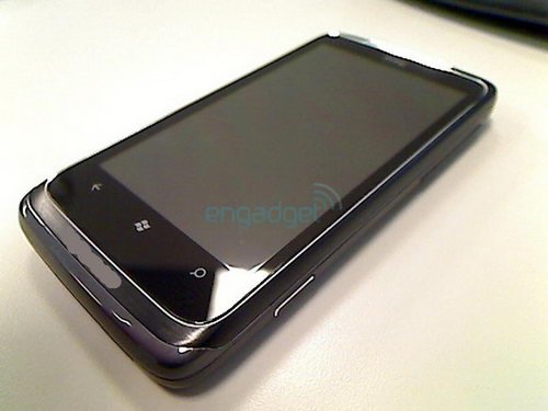 HTC新款WP7系统T8788曝光