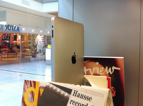 史上最大的iPad 55英寸版本现身零售店