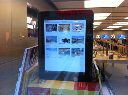 史上最大的iPad 55英寸版本现身零售店
