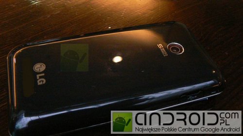 500万像素3.2吋屏 Android新机LG E720