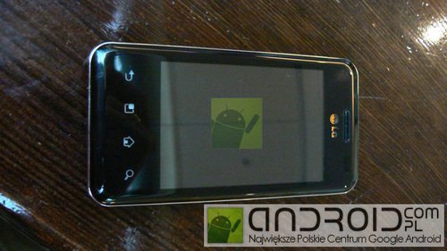 500万像素3.2吋屏 Android新机LG E720