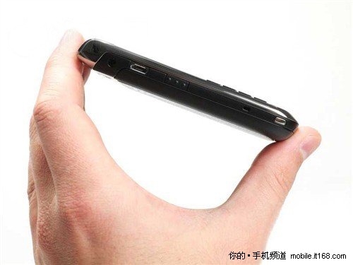 智慧与沉稳合二为一:黑莓9700