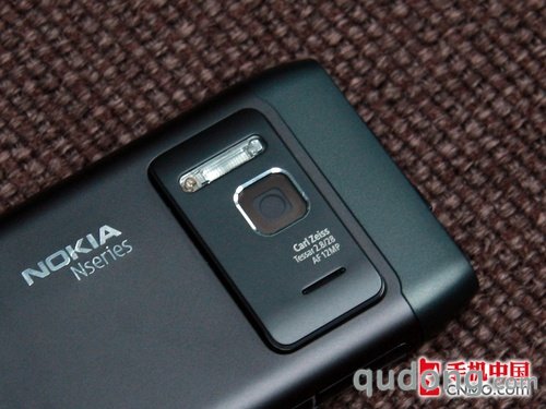1200万像素Symbian^3 诺基亚N8亲体验 