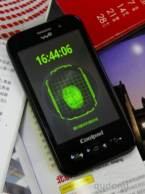 512MB RAM+Android 2.1 酷派W711评测 