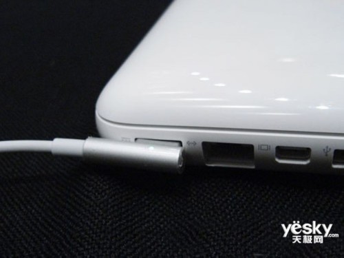 万有引力从苹果开始苹果MacBook仅7050元