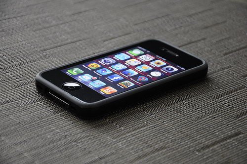 价差1000元 联通iPhone4裸机价格曝光