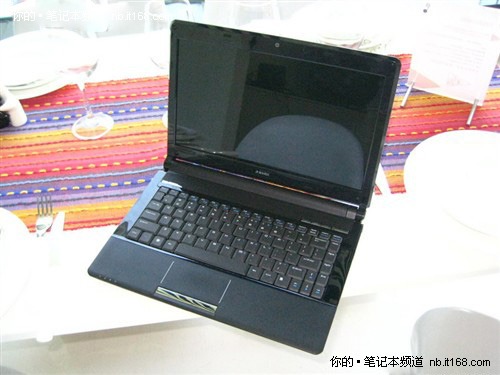 轻薄便携 清华同方锋锐S31U售价3350元