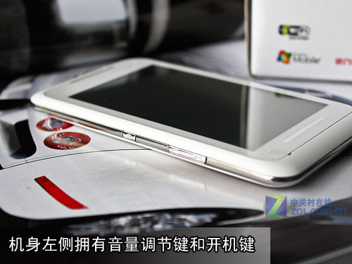 4.1吋+1GHz不到2K元 白色东芝TG01图赏