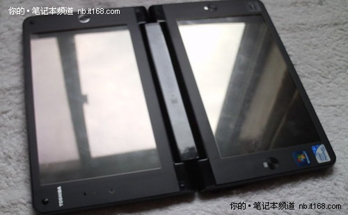 东芝双屏W100尝鲜照（内饰）