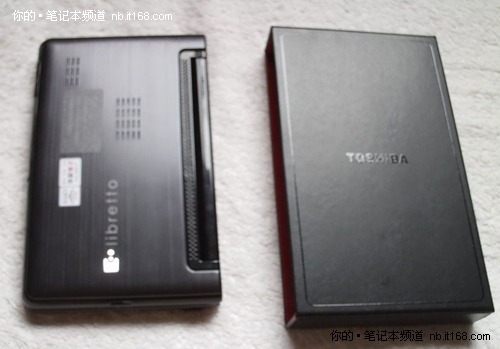 东芝双屏W100尝鲜照（赠品）