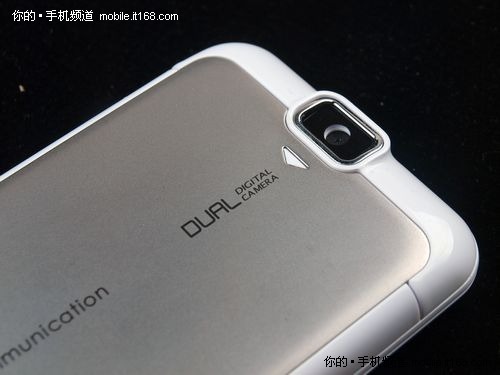 爱上英伦Phone!  Fly 时尚新机F502登场