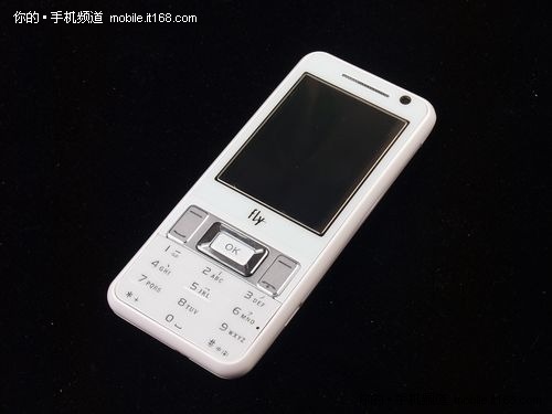爱上英伦Phone!  Fly 时尚新机F502登场