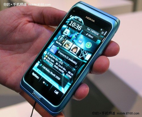 4吋屏幕全键盘 诺基亚E7商务手机亮相