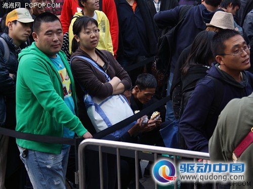 苹果iPhone4行货上市 北京零售店记录 