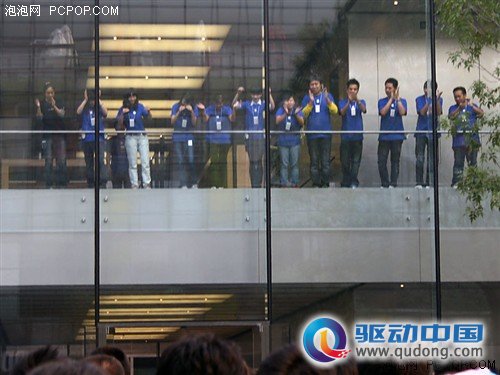 苹果iPhone4行货上市 北京零售店记录 