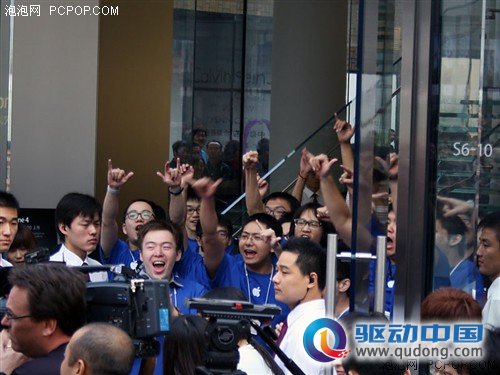 苹果iPhone4行货上市 北京零售店记录 
