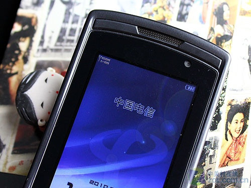 CDMA2000新成员 闪烁翻盖泛泰EV289评测