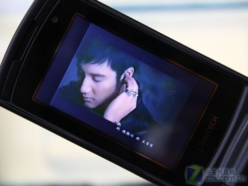 CDMA2000新成员 闪烁翻盖泛泰EV289评测