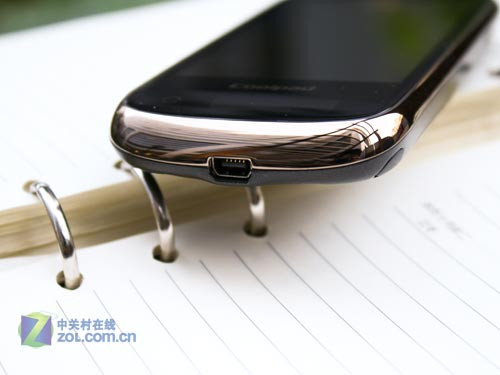 升级至800万像素 商务酷派8910真机图赏