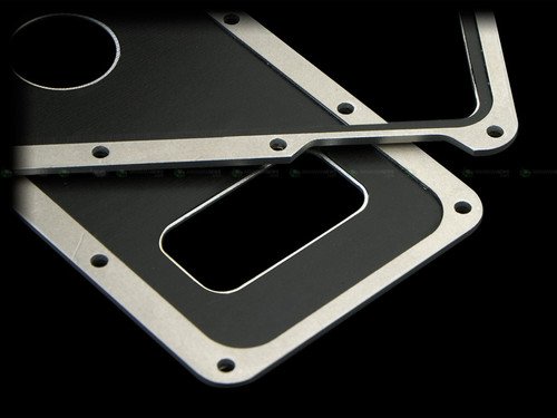 不输联立 Abee定制6色iPhone 4铝制壳
