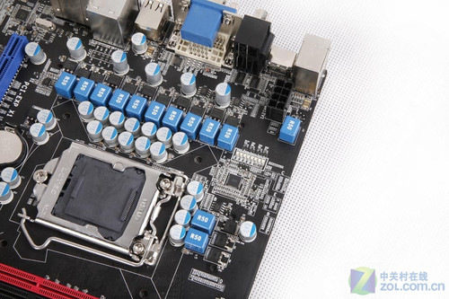 暴力14相 战旗USB3/SATA3大板P67曝光