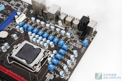 暴力14相 战旗USB3/SATA3大板P67曝光