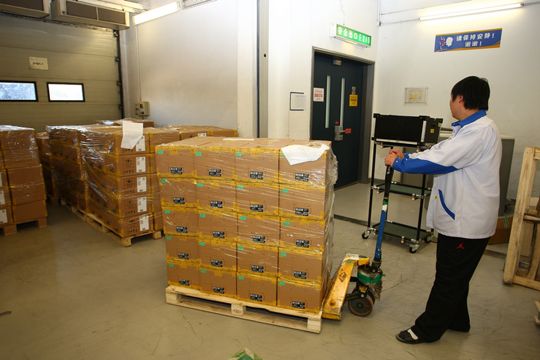诺基亚N8智能手机工场出货图 诺基亚N8智能手机工场出货图