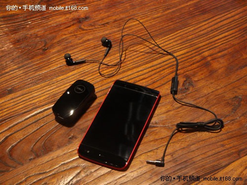 5寸巨屏怪兽 戴尔Mini5 Streak多图赏析