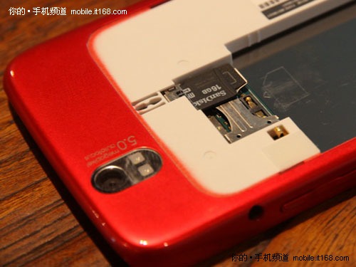 5寸巨屏怪兽 戴尔Mini5 Streak多图赏析