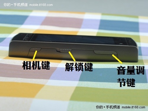 机身侧面、后盖细节解析