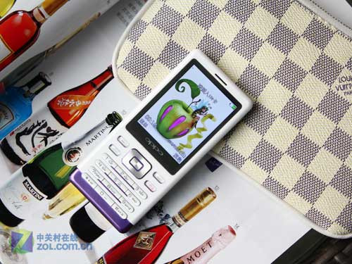 学生音乐时尚机首选 OPPO A125真机图赏
