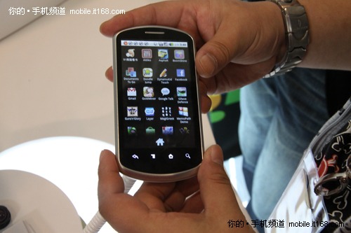 [2010通信展]Android2.2 华为U8800亮相