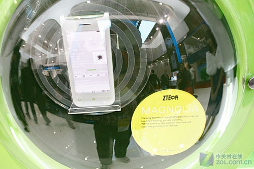 奇异大胆构想 中兴展示4款未来概念手机 