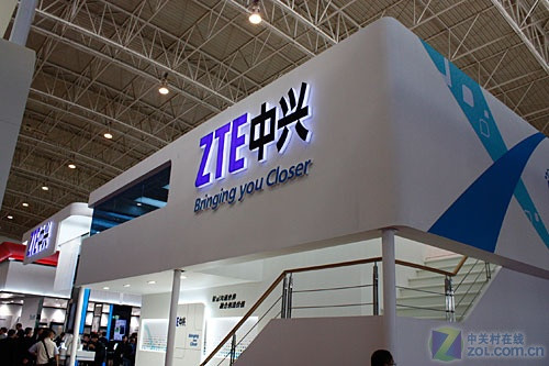 奇异大胆构想 中兴展示4款未来概念手机 